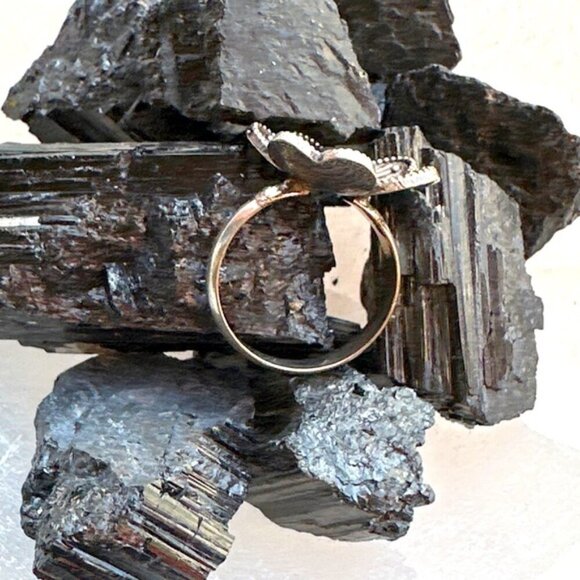 Goth black onyx silver flower statement ring - Picture 3 of 3